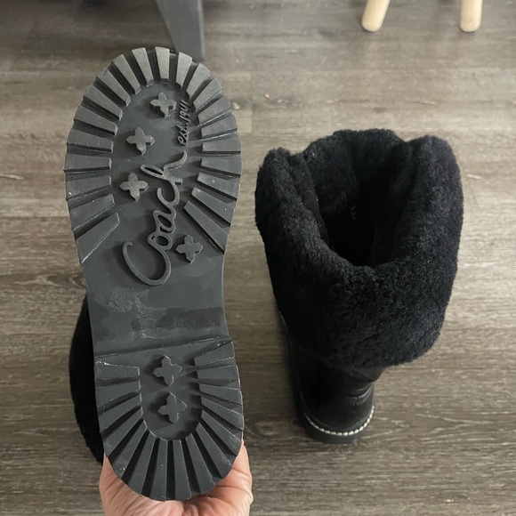 Women's Black Winter Boots - Picture 2 of 8